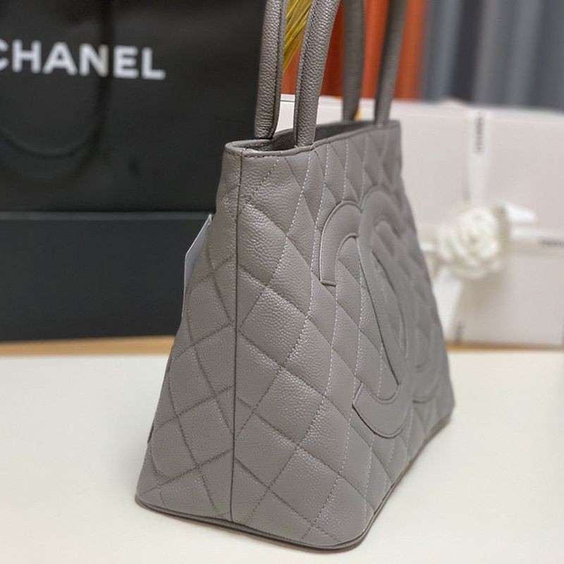 新色☆限定 シャネル キャビアスキン ヒルトンバッグ 偽物 shz62532