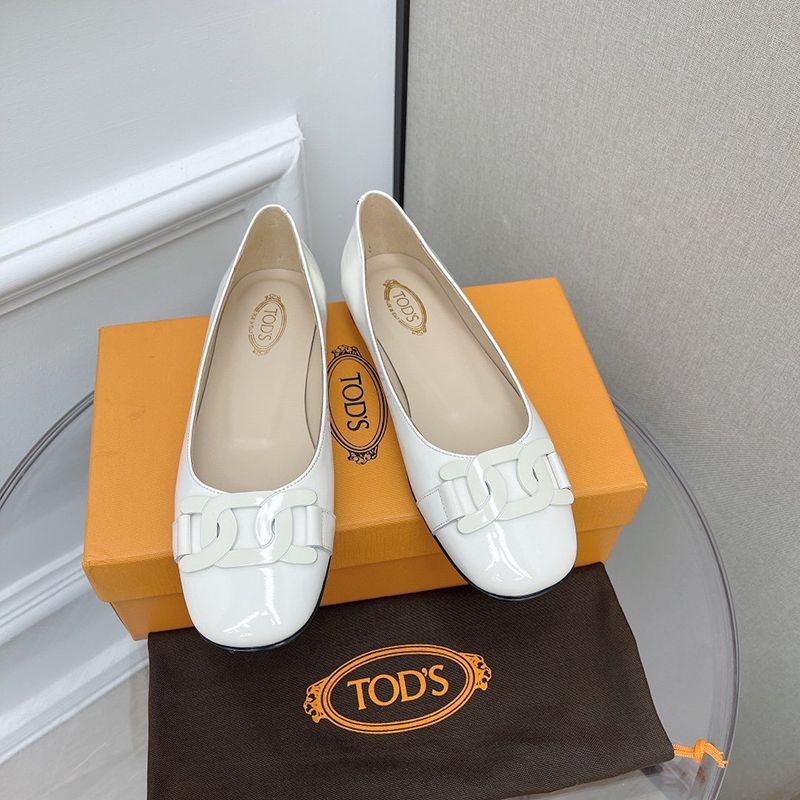 21-22AW【トッズ コピー】チェーンモチーフ フラットシューズ tof14070