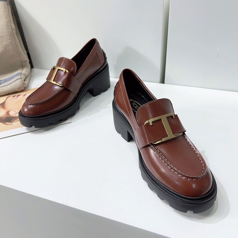 《大人気》TODS レザー Tタイムレスメタル ローファー 偽物 tob87668