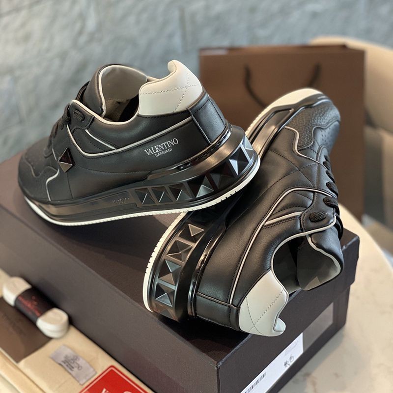 ヴァレンティノ コピー ローカットスニーカー ONE STUD ナッパレザー Vuf88933
