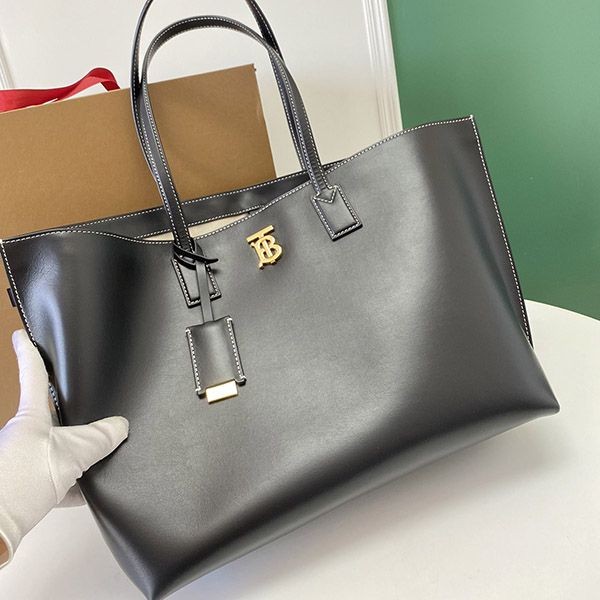 超話題!バーバリー 偽物 ミディアム モノグラムモチーフレザー トート Bab94374