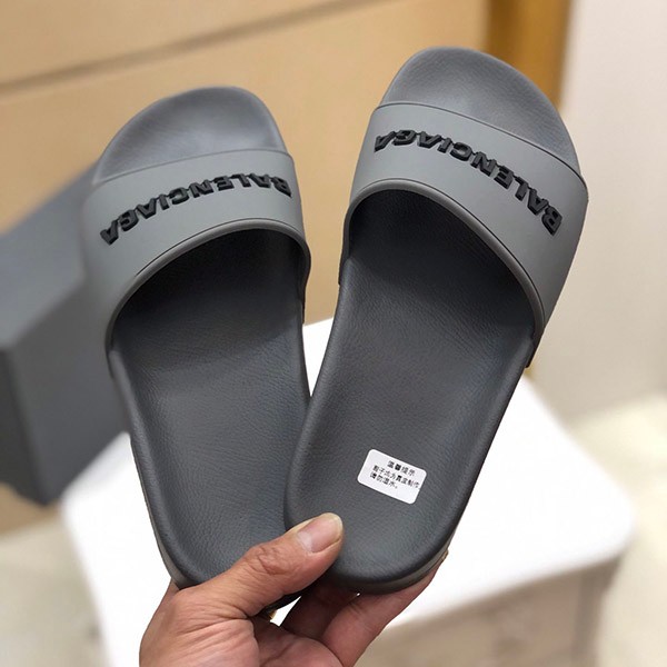バレンシアガ スーパーコピー プール スライド サンダル bas95480