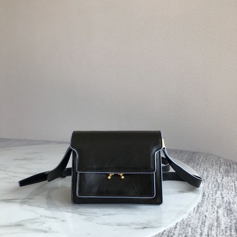 超希少!マルニ バッグコピー ☆trunk bag トランクバッグ 偽物 maw68725