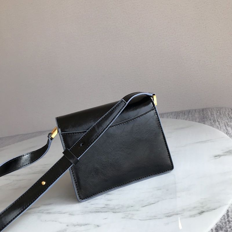 超希少!マルニ バッグコピー ☆trunk bag トランクバッグ 偽物 maw68725