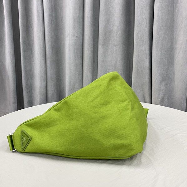 超希少!プラダ トライアングル キャンバスバッグ 偽物 pum89873