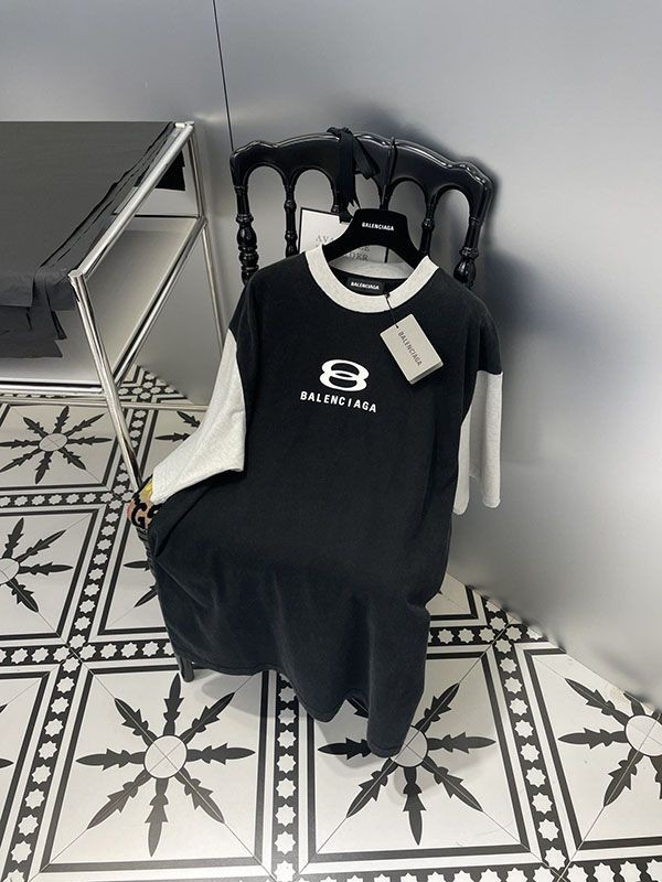 超希少!【バレンシアガ】ユニセックス 半袖 ロゴ Tシャツ 偽物 bau57176