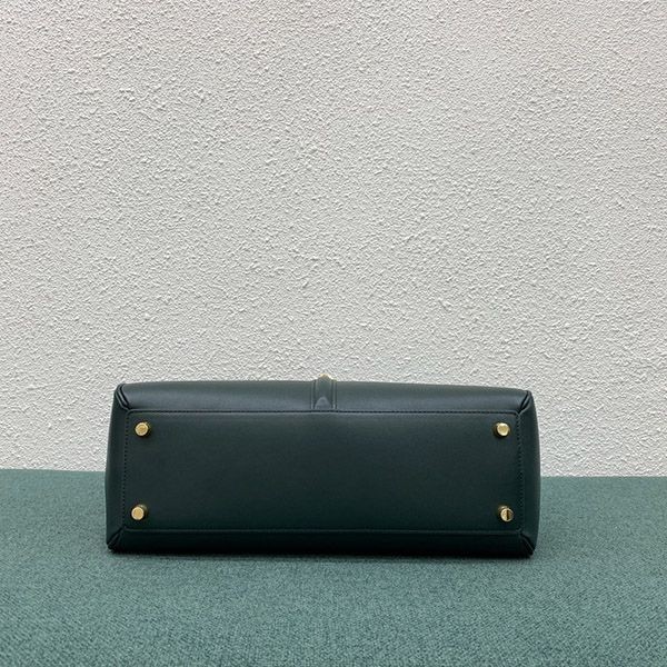 ☆超人気☆セリーヌ 16(セーズ) コピー ミディアム ショルダーバッグ グリーン【3サイズ】 Cem85504
