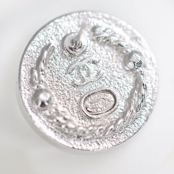 シャネル メタル ゴールド クリスタル CCロゴ ピアス 偽物 shh54835