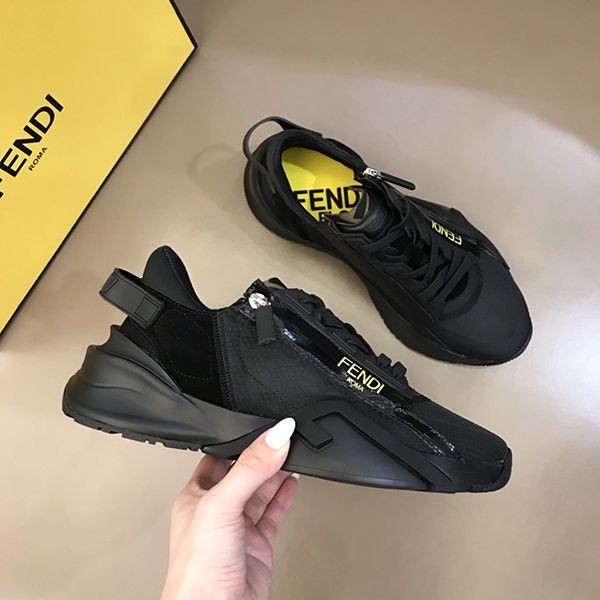 フェンディ スニーカー 偽物 フロー スエード ロートップ fel82379