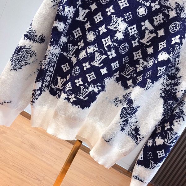 ルイヴィトン モノグラムバンダナクルーネック 偽物 1AA5FC