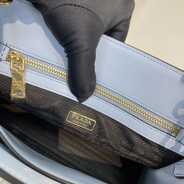 大人気!プラダ 偽物 サフィアーノレザー ハンドバッグ pue87184