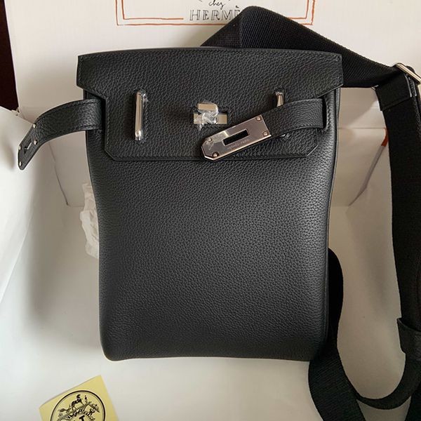 お洒落メンズに☆エルメス Hac a dos ノワール レザーバックパック スーパーコピー ery75864