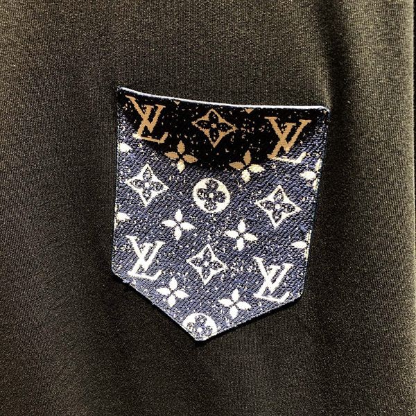 ルイヴィトン モノグラムポケット 偽物 Tシャツ vuh59629