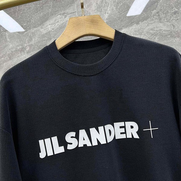 セール ♪ジルサンダー+ ロゴTシャツ コピー 半袖 ブラック バックロゴ入り Jiq37993