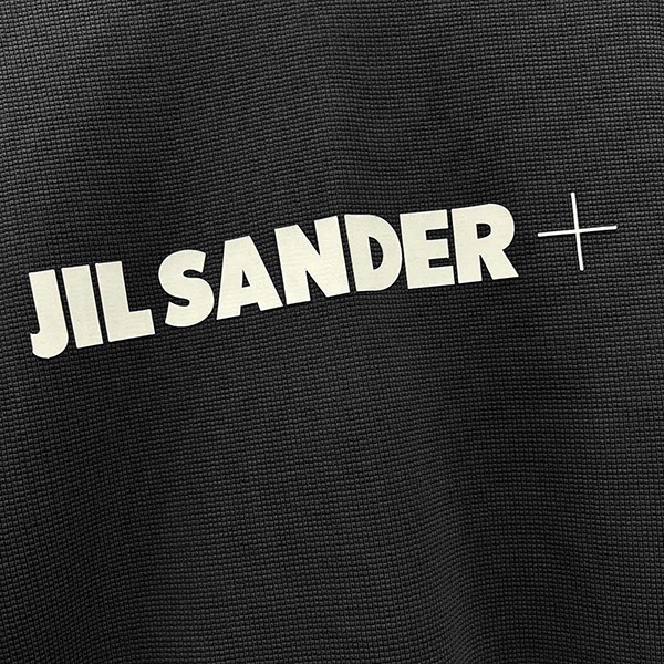 セール ♪ジルサンダー+ ロゴTシャツ コピー 半袖 ブラック バックロゴ入り Jiq37993