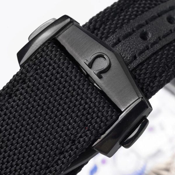 オメガ コピー★スピードマスター ムーンウォッチ ダーク サイド オブ ムーン 44.2mm 311.92.44.51.01.006