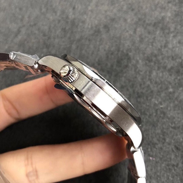 セール ♪オメガ 偽物 シーマスター ダイバー300 コーアクシャル マスタークロノメーター omz27358