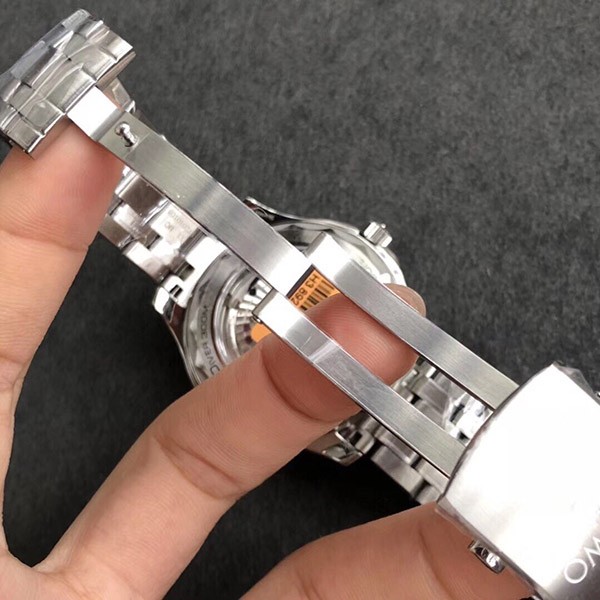 セール ♪オメガ 偽物 シーマスター ダイバー300 コーアクシャル マスタークロノメーター omz27358