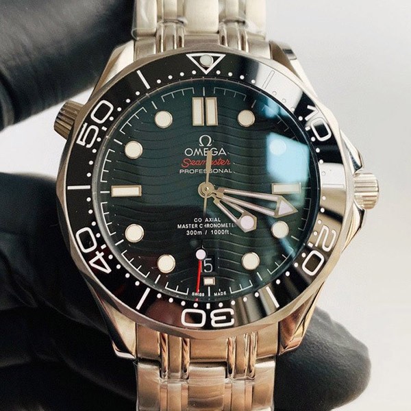 ★日本!!人気!オメガ 偽物 シーマスター ダイバー300 コーアクシャル マスタークロノメーター 2色 omg52758