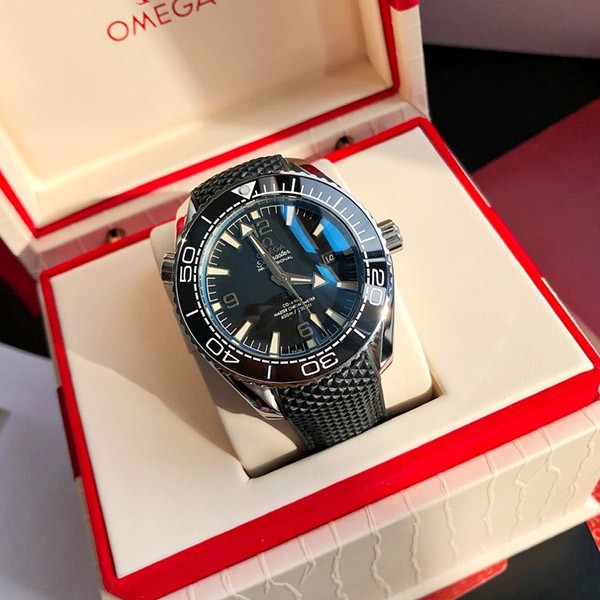 オメガ シーマスター 偽物 プラネットオーシャン コーアクシャル マスタークロノメーター omr77934
