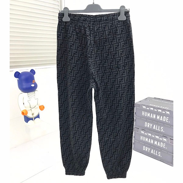 大人気!フェンディ 偽物 FFフロックプリント コットンピケ製 ジョガーパンツ FB0461AFRJF0ABB