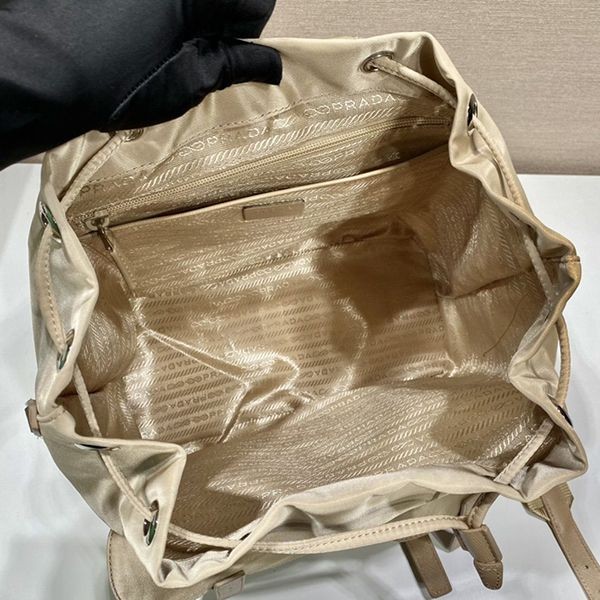 プラダ Re-Nylon ミディアム バックパック 偽物 1BZ811RV44F0F24