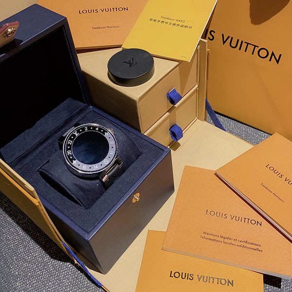 ルイヴィトン スマートウォッチ 偽物フルタッチスクリーン 42mm vuh09134