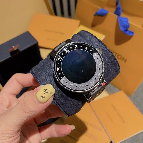 ルイヴィトン スマートウォッチ 偽物フルタッチスクリーン 42mm vuh09134