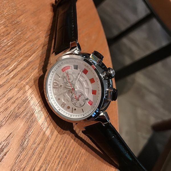 ルイヴィトン タンブール 偽物 クロノグラフ 42mm お洒落に♪ vuk05062