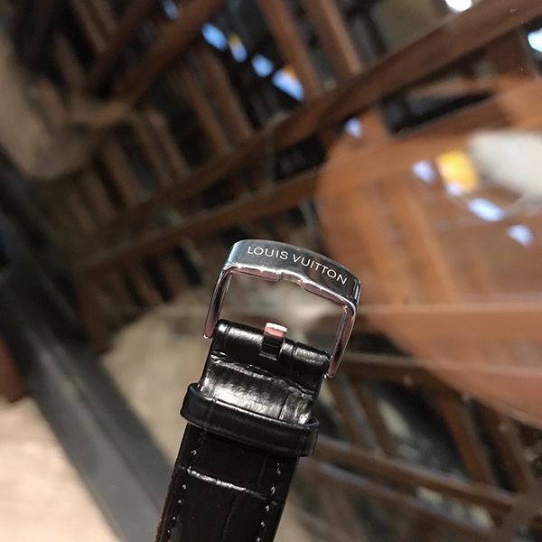 ルイヴィトン タンブール 偽物 クロノグラフ 42mm お洒落に♪ vuk05062
