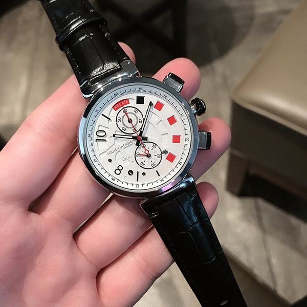 ルイヴィトン タンブール 偽物 クロノグラフ 42mm お洒落に♪ vuk05062