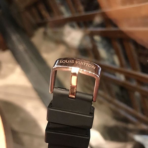 ルイヴィトン 偽物 タンブール クロノグラフ 41mm vuw93611