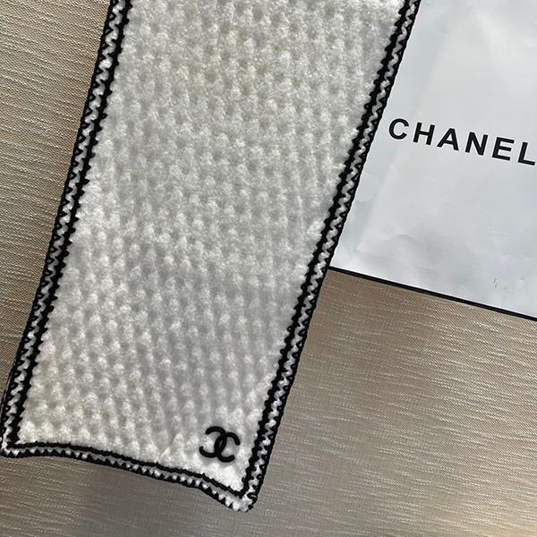 シャネル CCロゴ カシミヤ スカーフ 偽物 ホワイト sht36838