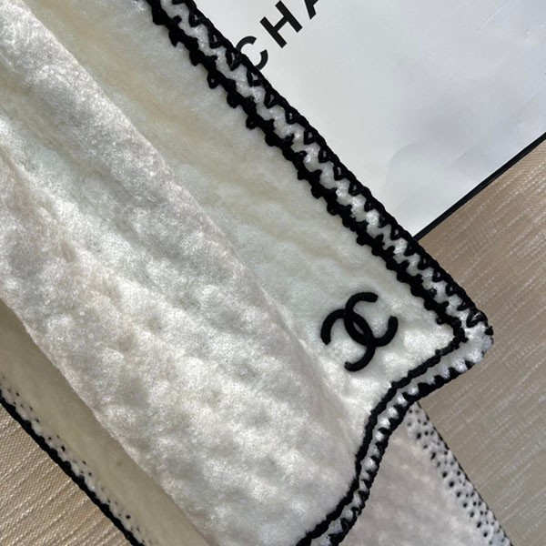 シャネル CCロゴ カシミヤ スカーフ 偽物 ホワイト sht36838