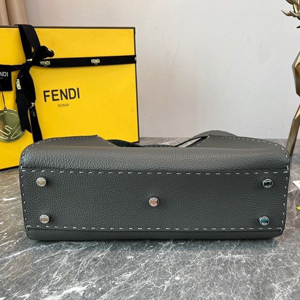 超希少!フェンディ 偽物 ショルダーバッグ feq29796