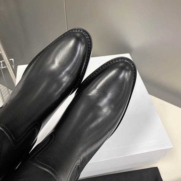 激安価格!セリーヌ コピー ロゴエンボ コンデ ミドルブーツ Cen46472
