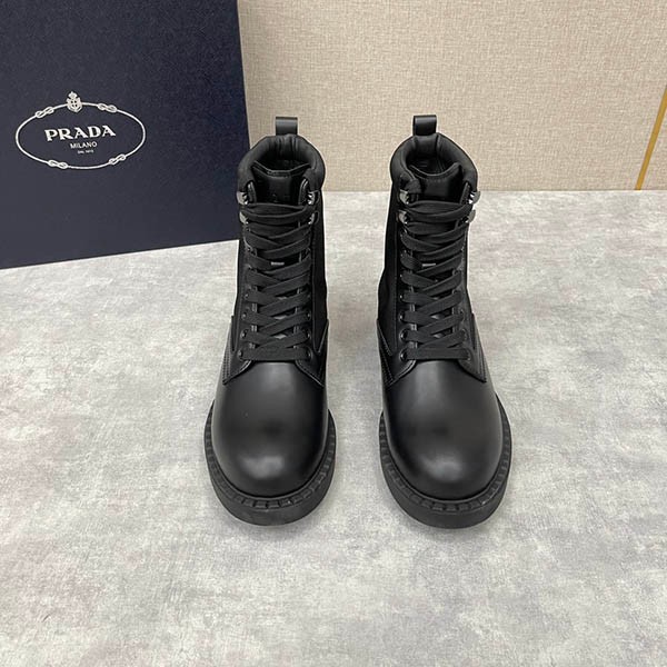 大人気!プラダ ブラッシュドレザー&Re Nylon ブーツ コピー puu28255