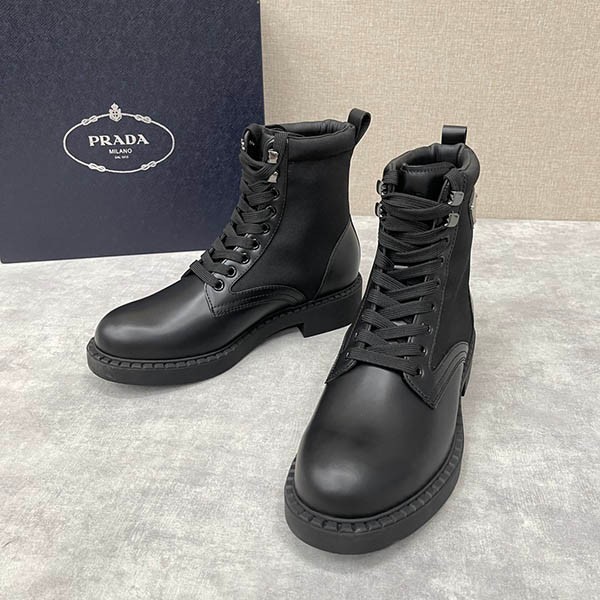大人気!プラダ ブラッシュドレザー&Re Nylon ブーツ コピー puu28255