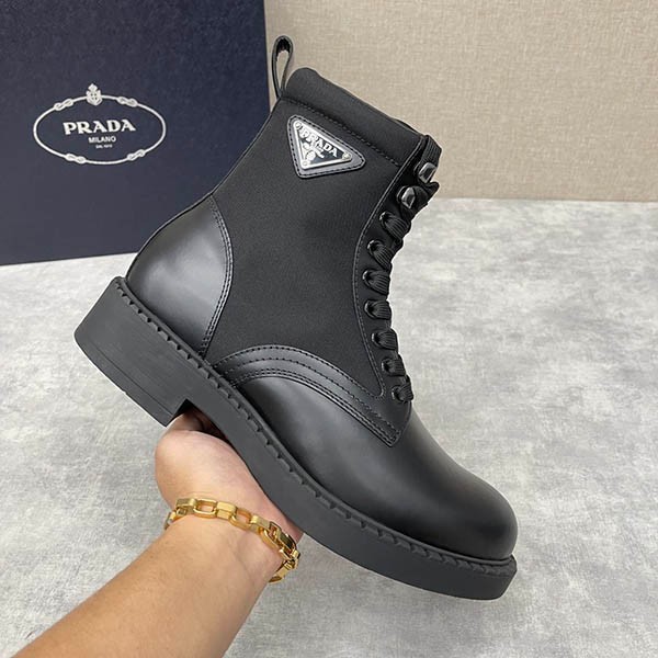 大人気!プラダ ブラッシュドレザー&Re Nylon ブーツ コピー puu28255