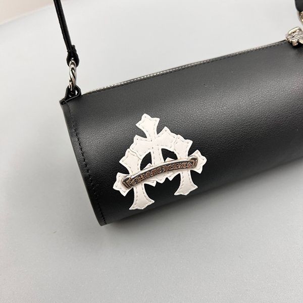 注目度抜群!クロムハーツ 偽物 クロス バケツバッグ Kun45818