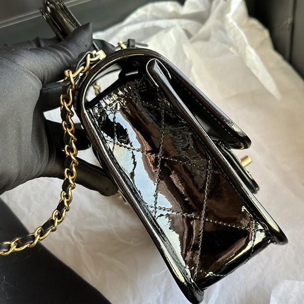 入手困難品!シャネル ショルダーバッグ AS36521