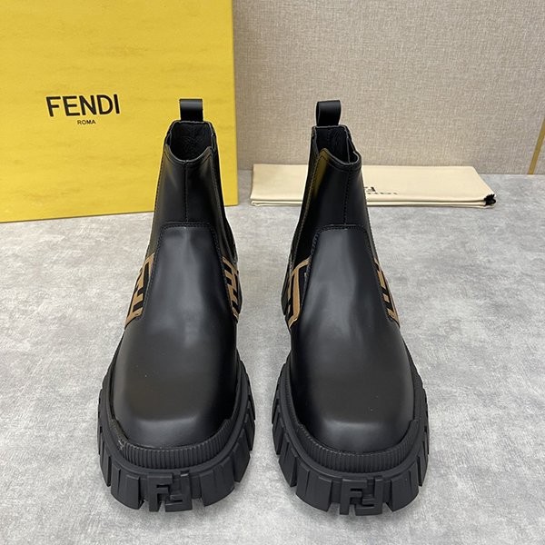 注目度抜群!フェンディ レザーブーツ 偽物 高品質 fei17639