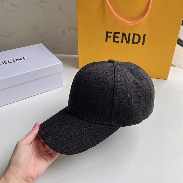 注目★フェンディ偽物 FFモチーフ キャンバス ロゴ ベースボールキャップ fer93871