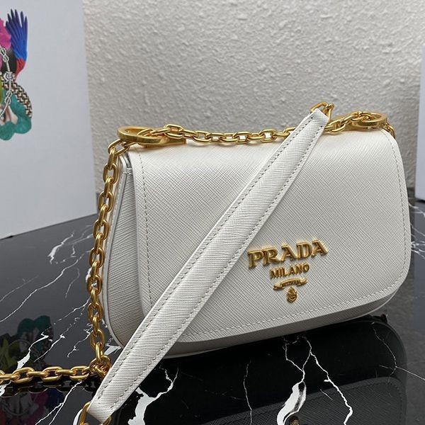 プレゼント最適プラダ サフィアーノレザー ショルダーバッグ 偽物 pur98525