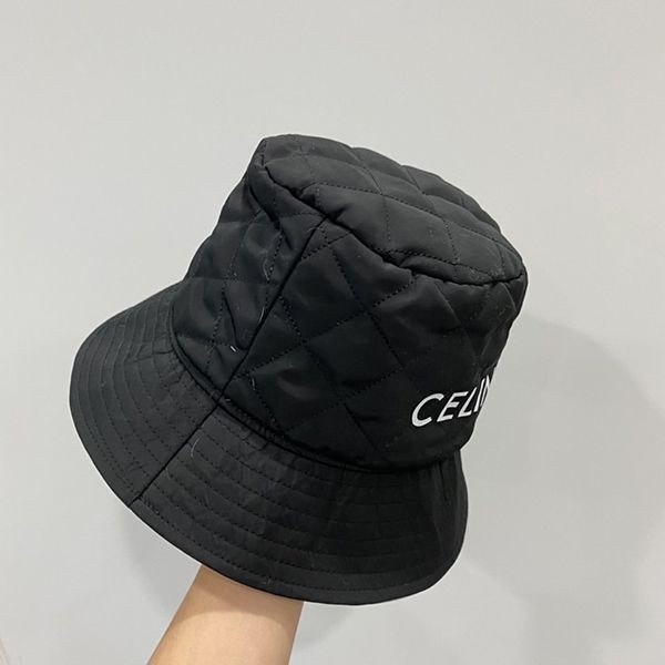 セリーヌ バケットハット 偽物 Ceq46672