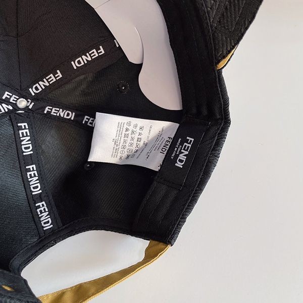 フェンディ ベースボールキャップ 偽物 争奪戦♡ feg99534