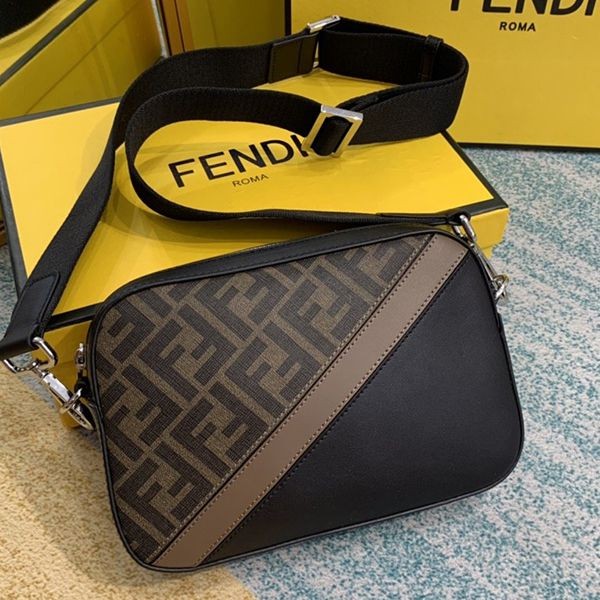 激安価格!フェンディ カメラショルダーバッグ スーパーコピー fed40251