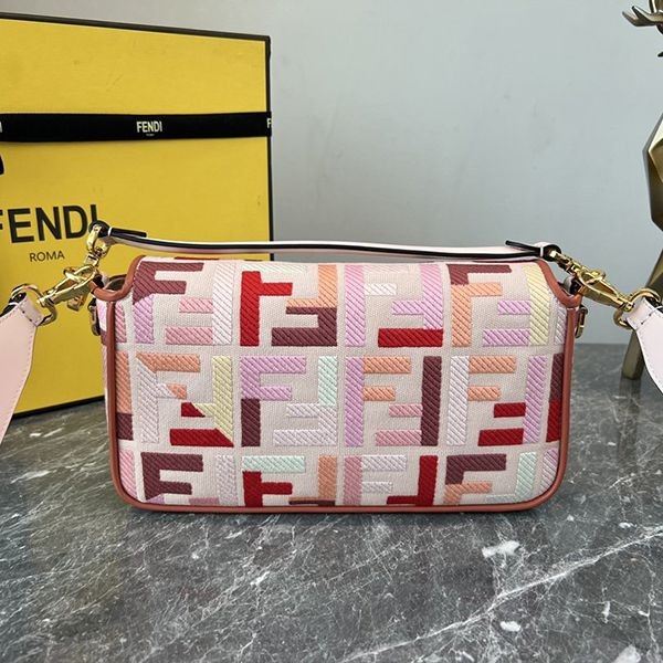 超希少!フェンディ バゲットFF刺繍 ハウンド 偽物 ショルダーバッグ feh25658