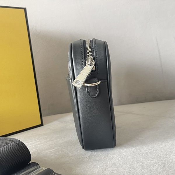 フェンディ ROMA FFファブリック カメラケース コピー feg56072