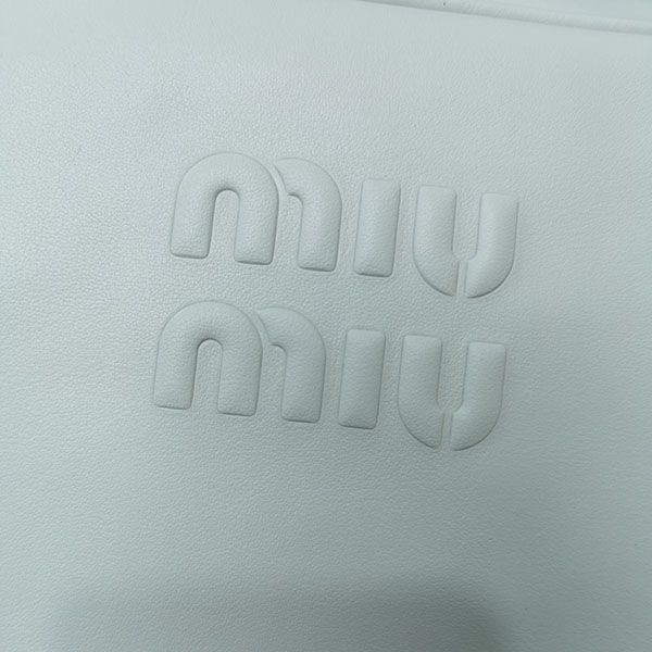ミュウミュウ レザー トップハンドルバッグ コピー myl55586